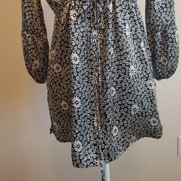 Dressy Top Long Sleeves Black White Peasant BOHO - Picture 7 of 7